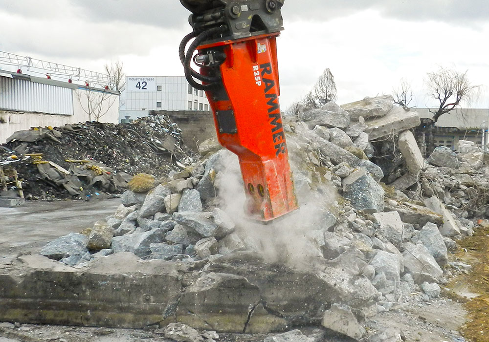 Rammer rockbreaker R25P