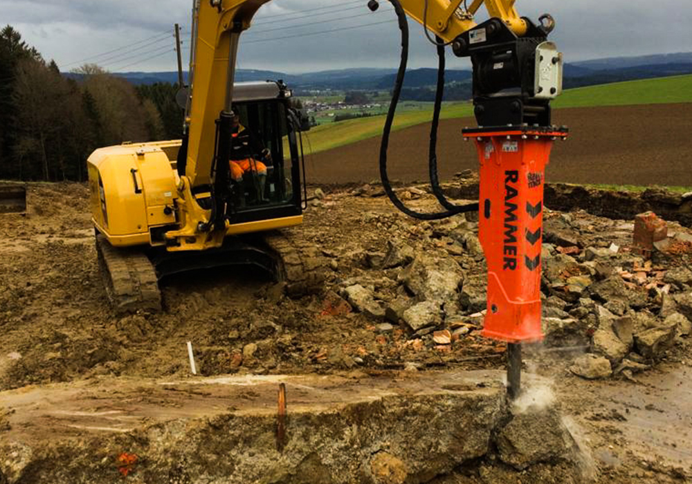 Rammer R12P breaker