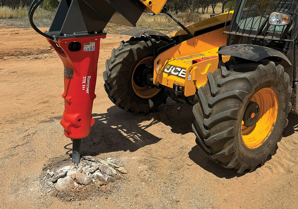 Rammer rockbreaker 777E on Telehandler